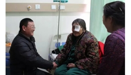 93岁老人白内障手术前后纪实