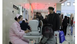 我市老年人医治白内障”光明慈善基金”来买单